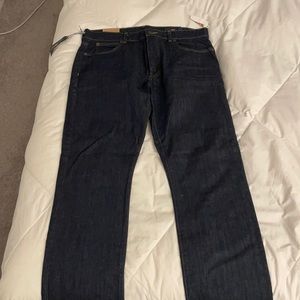 Vineyard Vines Men’s dark wash denim jeans